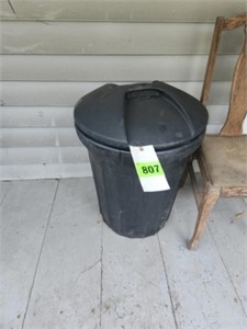 PLASTIC TRASH CAN WITH LID