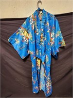 CERULEAN FLORAL PRINTED KIMONO
Size Large