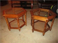 Lot (2) End Tables w/ Glass Tops