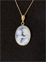 14K very fine necklace w/ 14K mother and child.