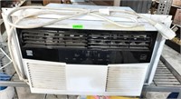 8000 Window Air Conditioner 115 V. Works