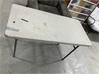 Foldable table 48x24x29