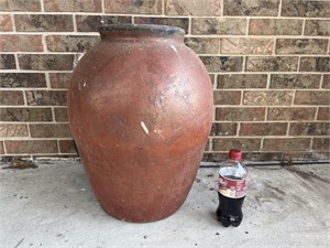 Large jug/pot