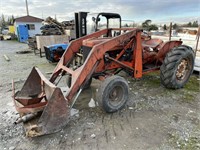 Allis Chalmers D15 Tractor w/ Loader- Non Operable