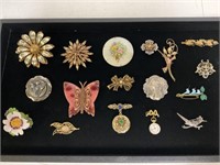 16 Vintage Brooches