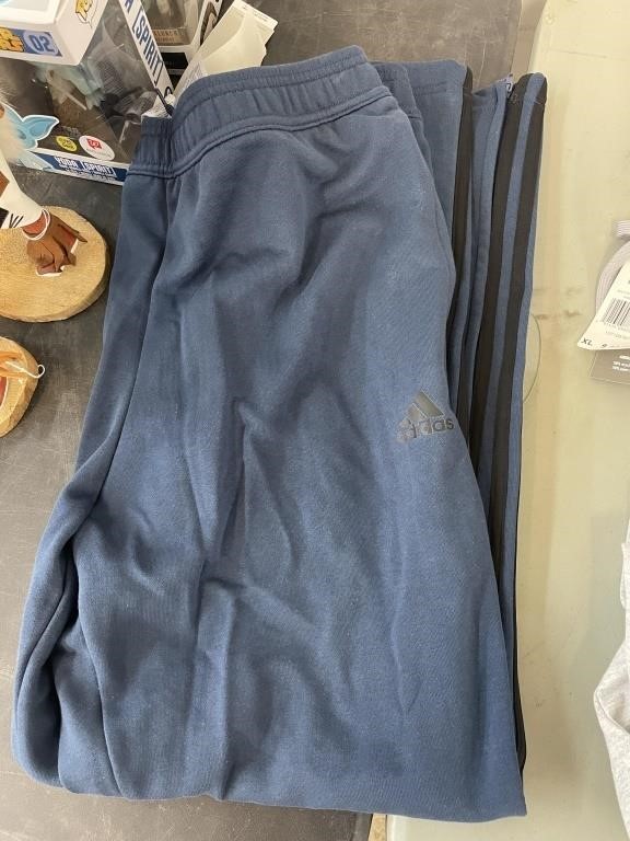 Adidas pants size xl-new with tags