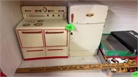 Tin stove and refrigerator