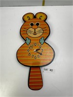 Vintage Swinging Tail Cat Clock