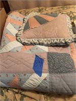 Quilt with pillow
