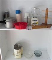 Kitchen Lot - Blender, Juicer, Mug Rack & More