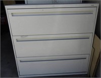 LOCATED OFFSITE 3 Drawer Metal File Cabinet 40"Tal