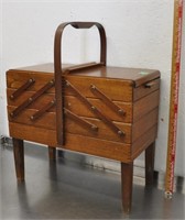 Vintage cantilever sewing box, see notes