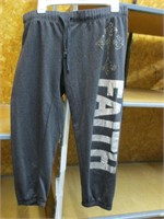Miss chievous "faith" Capri pants, large