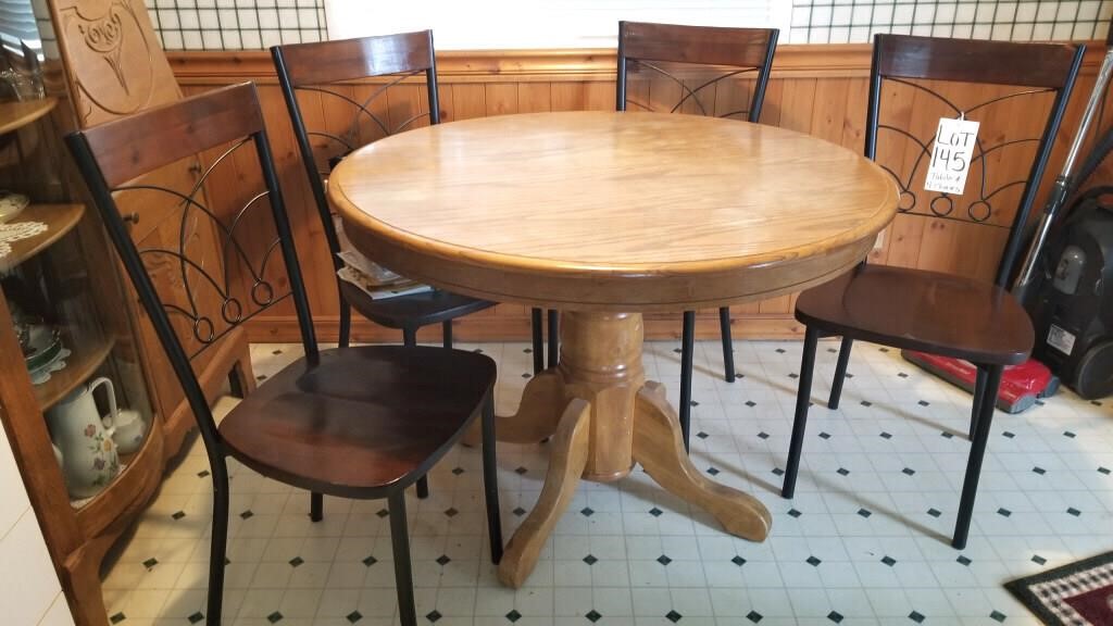 Kitchen table & 4 chairs