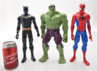 3 figurines de super-héros