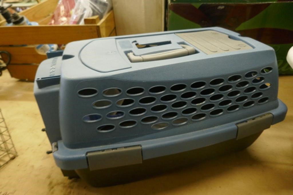 Small Pet Carrier 18"Lx9"T