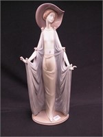14" Lladro figurine 1428 "Afternoon Tea"