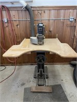 PLUNGE ROUTER TABLE