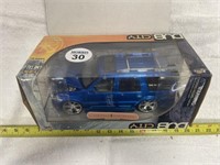 DUB CITY “LINCOLN NAVIGATOR” DIE CAST MODEL