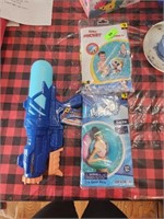 Summer Toys Beach Toys water guns Pool Floats lot