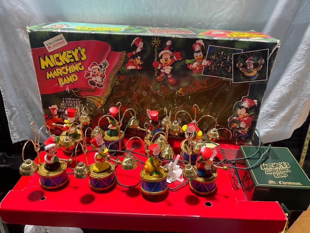 Working Mickeys Marching Band Live And Online Auctions On