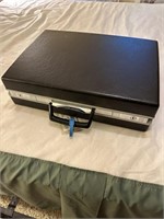 samsonite briefcase with key