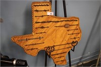 VINTAGE TEXAS BARBED WIRE DISPLAY