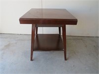 SMALL WOOD SWIVEL TOP TABLE