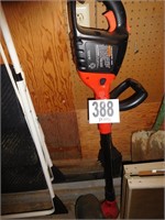 BLACK & DECKER CORDLESS WEEDEATER & CHARGER