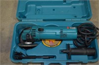 MAKITA 4" DISC GRINDER W/ CASE