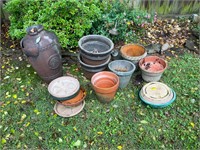 Lot assorted flower pots