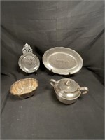 4 metal serving pieces - Reed & Barton