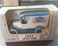 ERTL 1:25 SCALE 1923 TRUCK BANK DIECAST