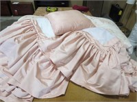 5 PC. Bedding / Full (20 comforters (2) bed skirts