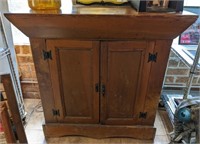 PRIMITIVE PINE 2 DOOR BAR