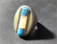 TURQUOISE AND MOTHER OF PEARL HEAVY RING