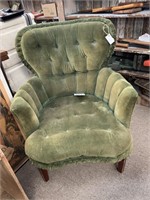 SMALL VINTAGE WINGBACK CHAIR - 25 X 32.5 " -