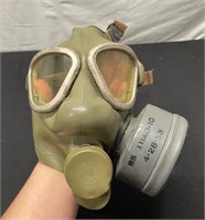 U.S. M9A1 Gas Mask And Filter Replacement