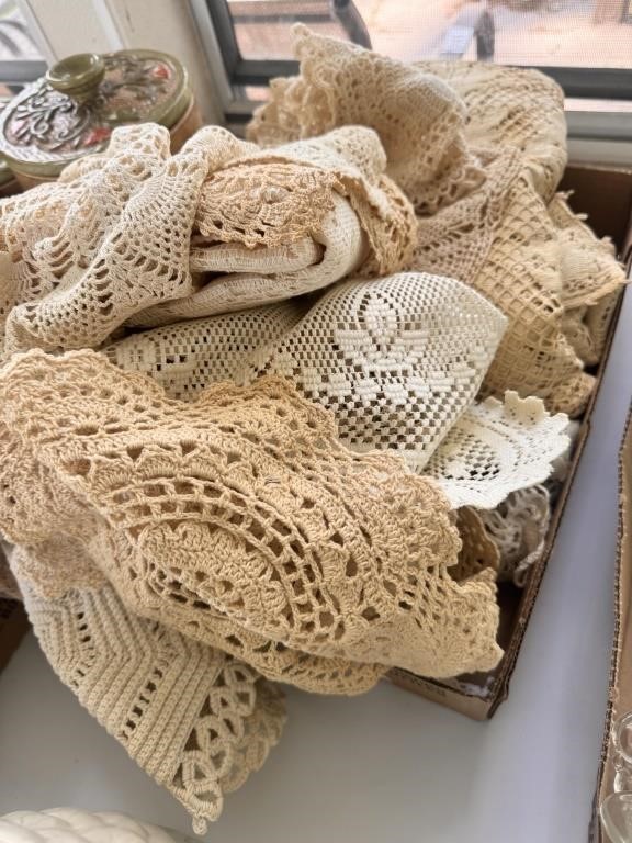 Flat of Assorted Doilies