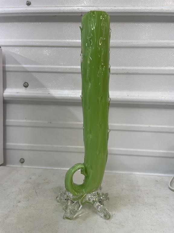 Victorian green cased glass thorn vase