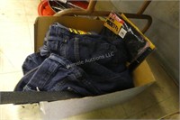 Men's socks, 36x30 in jeans and shirts size L
