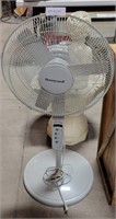 HONEYWELL OSCILATING TOWER FAN