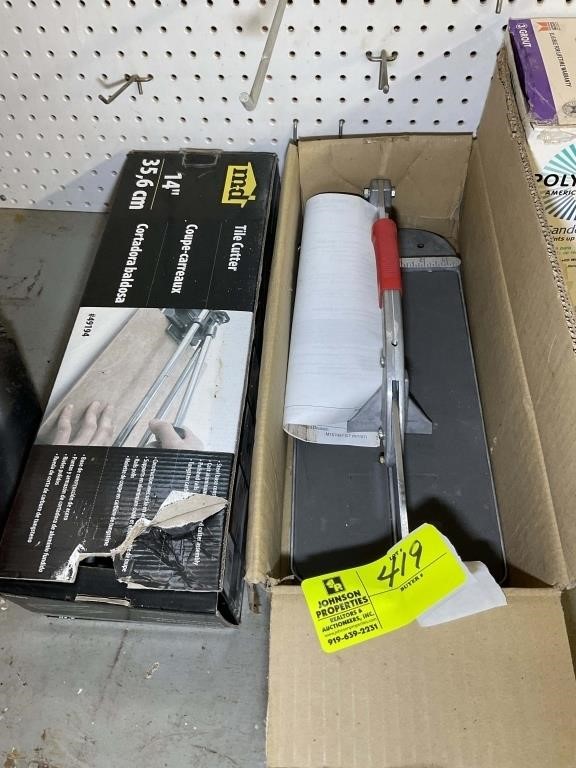 PAIR OF TILE CUTTERS