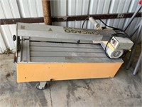 CHICAGO ELECTRIC WET SAW TILE CUTTER
