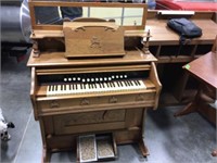 Beckwith Organ Company oak organ-nice