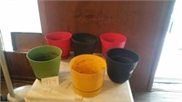 6 PLASTIC PLANTERS