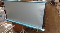 collapsible projector screen