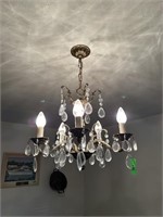 GORGEOUS CHANDELIER / LIGHT FIXTURE NOTE