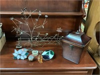 Decorative items and Trinkets