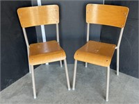 2 children’s metal based chairs
